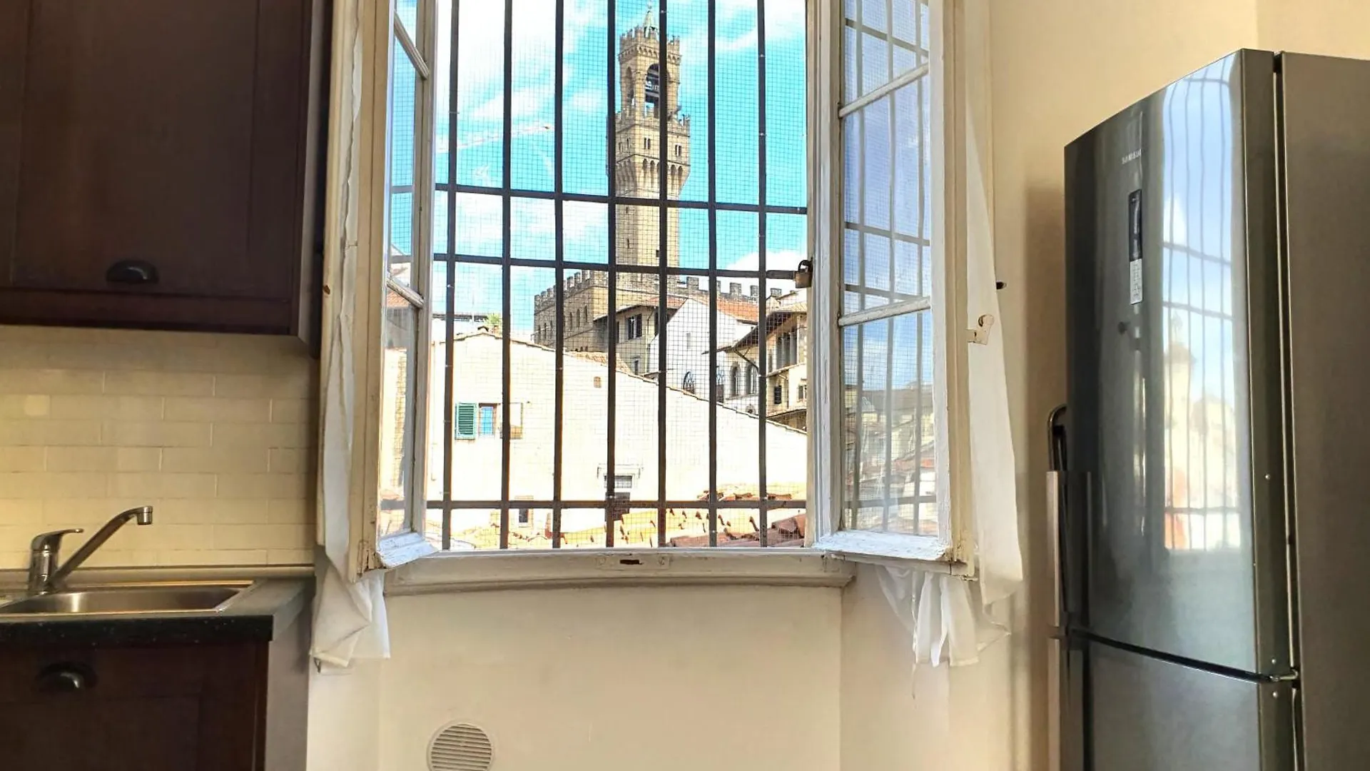 Very Central Apartment 30 Seconds From Uffizi Gallery Florens